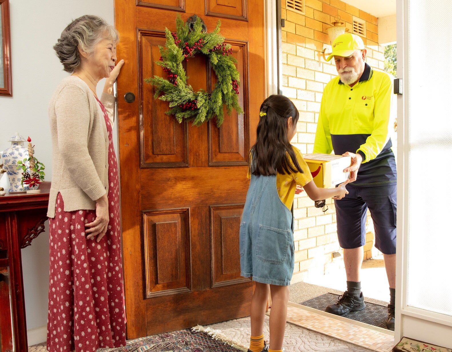 Australia Post spreads the merry