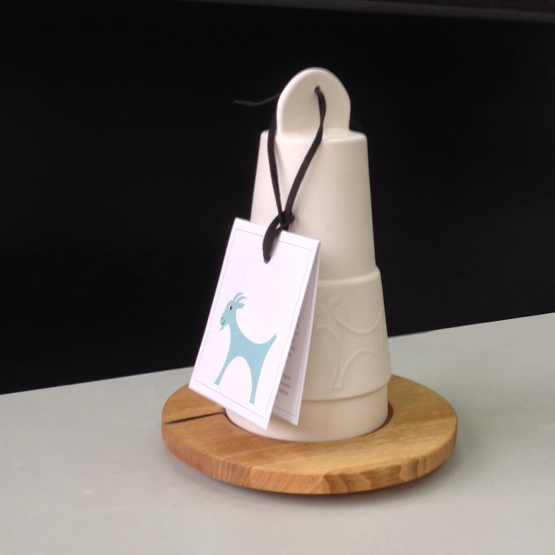 available in black stoneware as well