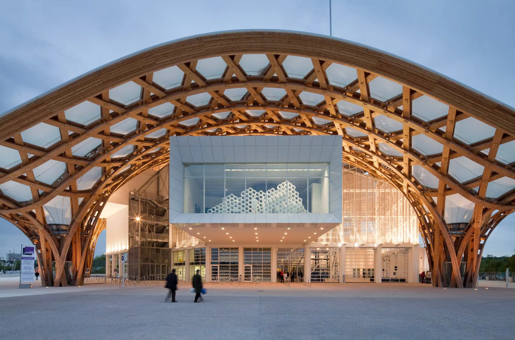 Centre Pompidou-Metz, Shigeru Ban Architects, Photography by James Ewing.