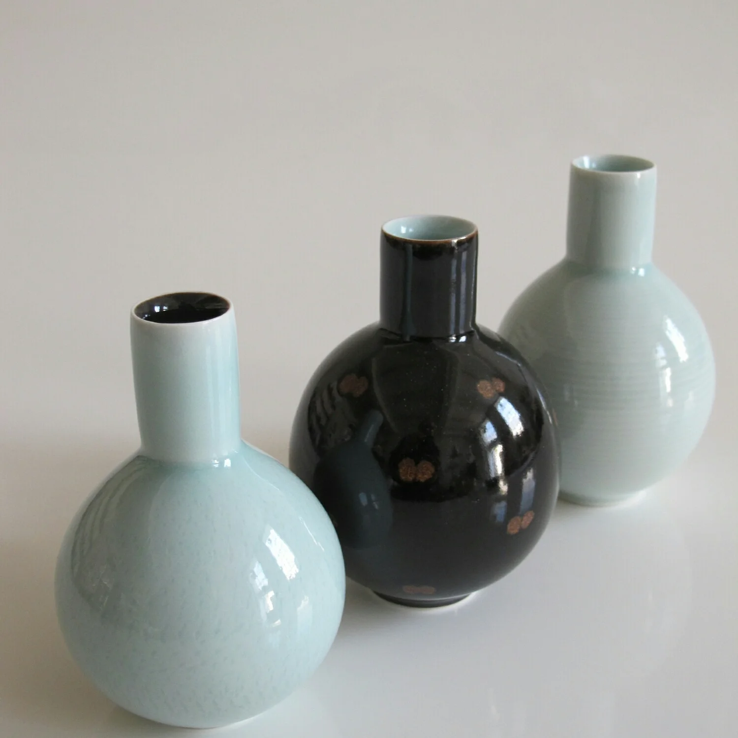 Globe Pots