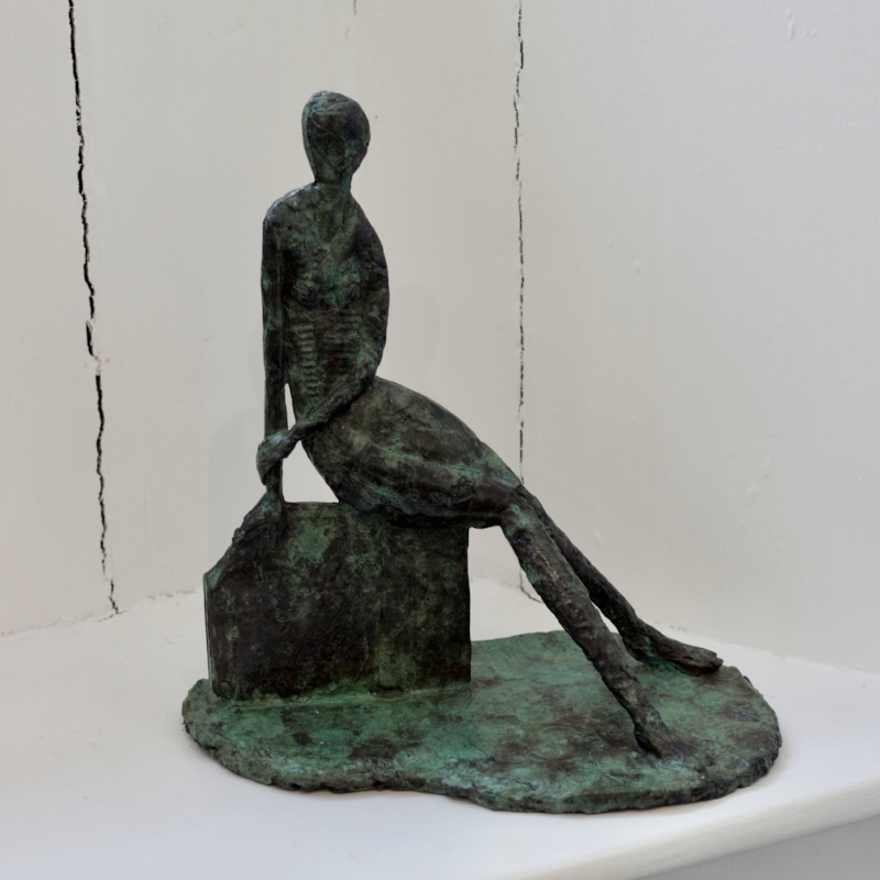 Helen Sinclair - Sitting Pretty