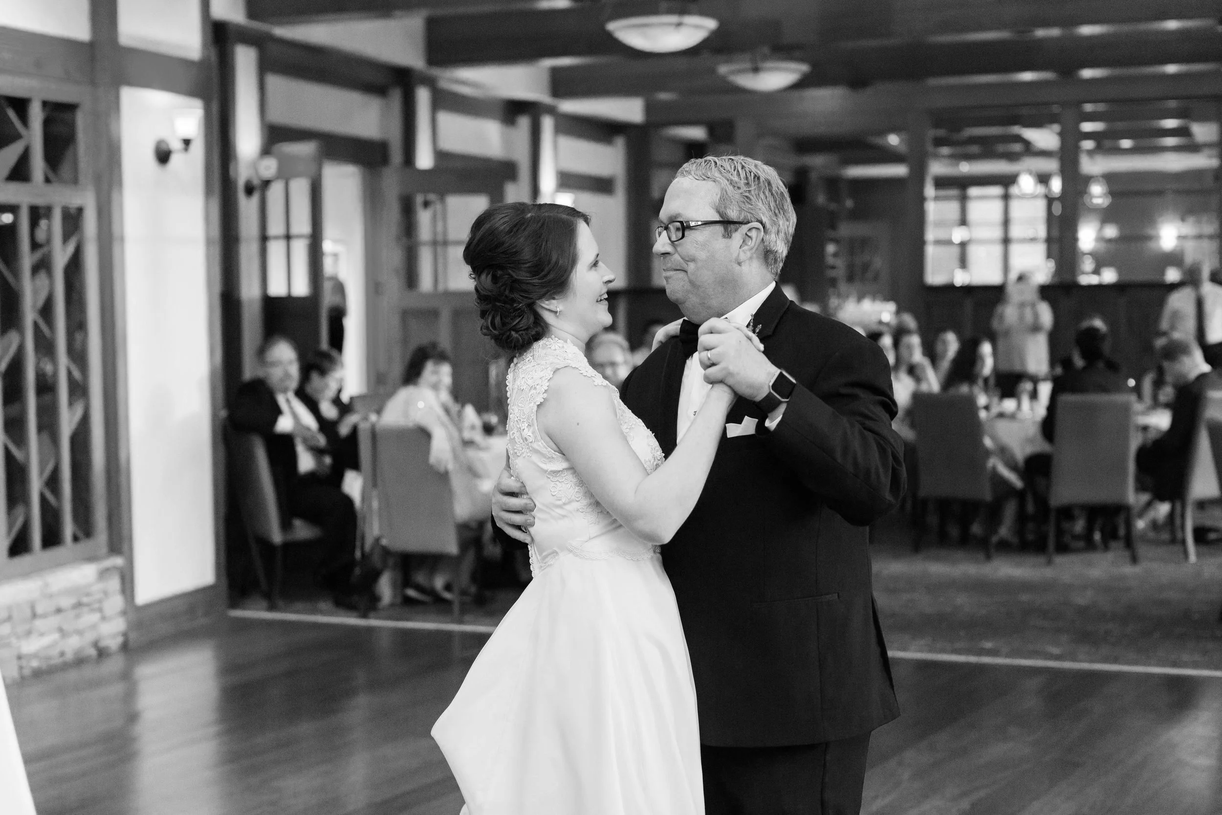 Abby+%26+Chris+-+Samantha+Laffoon+Photography+-+Firethorne+Country+Club+-+In+the+Mood+Glenn+Miller+%2833%29.jpg