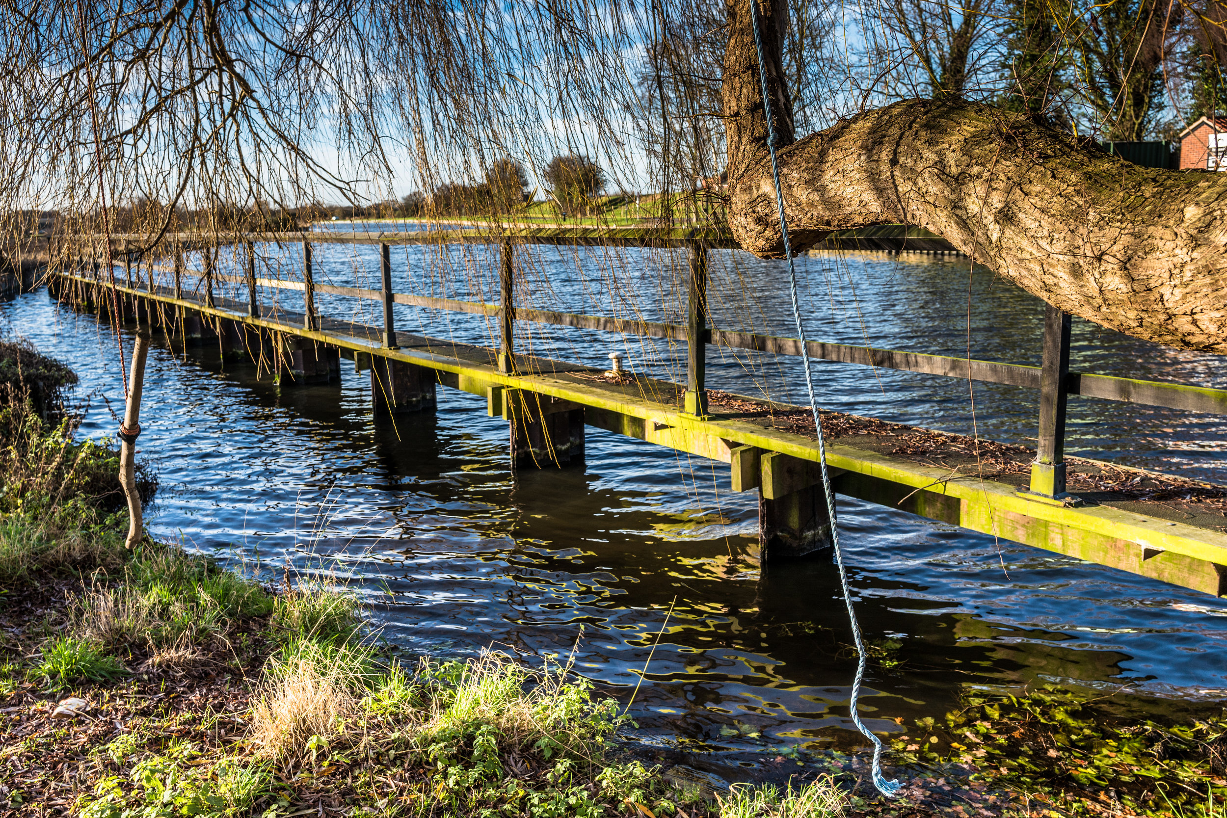 Kirk Bramwith canal lock