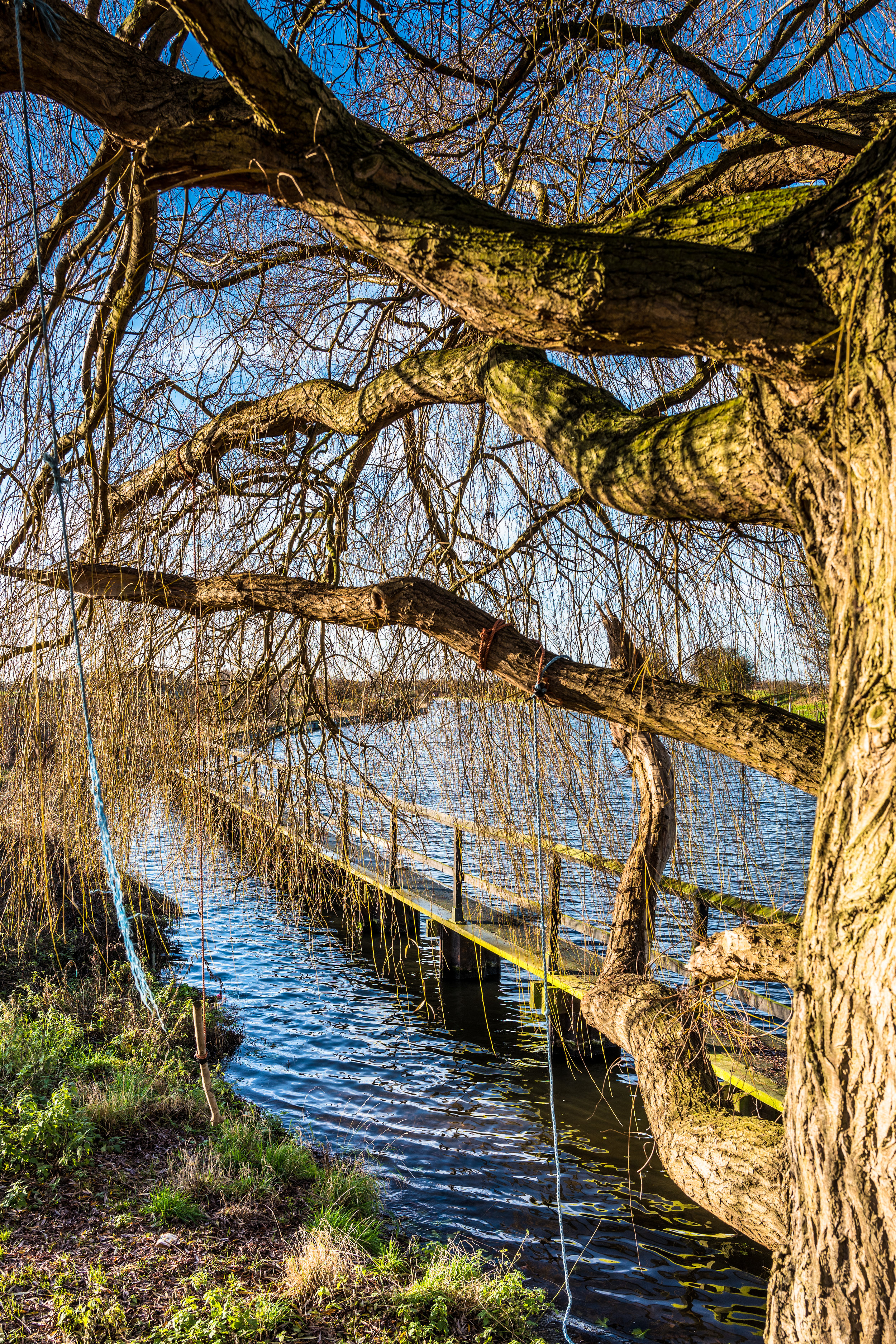 Kirk Bramwith canal lock