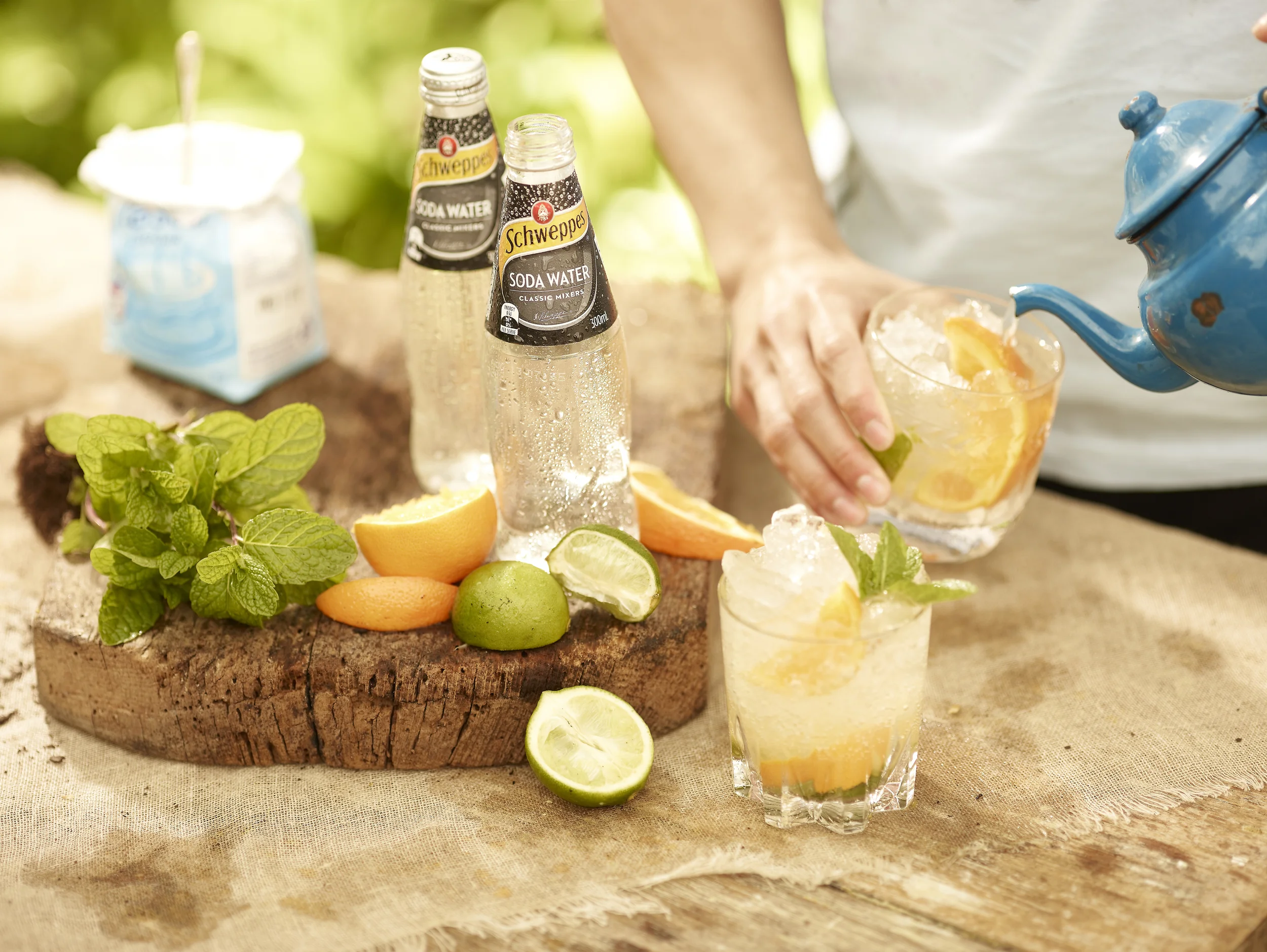 SchweppesMixers120926 _Shot 03_081.jpg