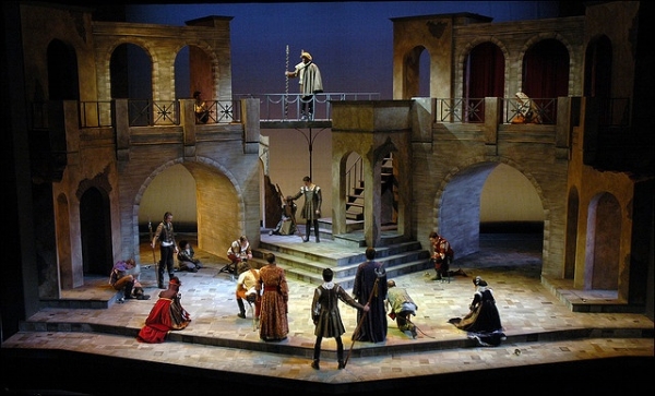 c2b44ac306380b33e2d07ded8f0f2c41--theatre-design-stage-design.jpg
