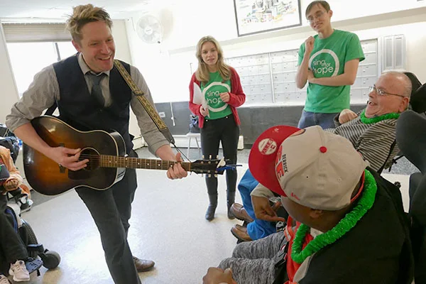 Sing for Hope volunteers brought joy to the residents of ADAPT’s Belsky House on Martin Luther King Day.