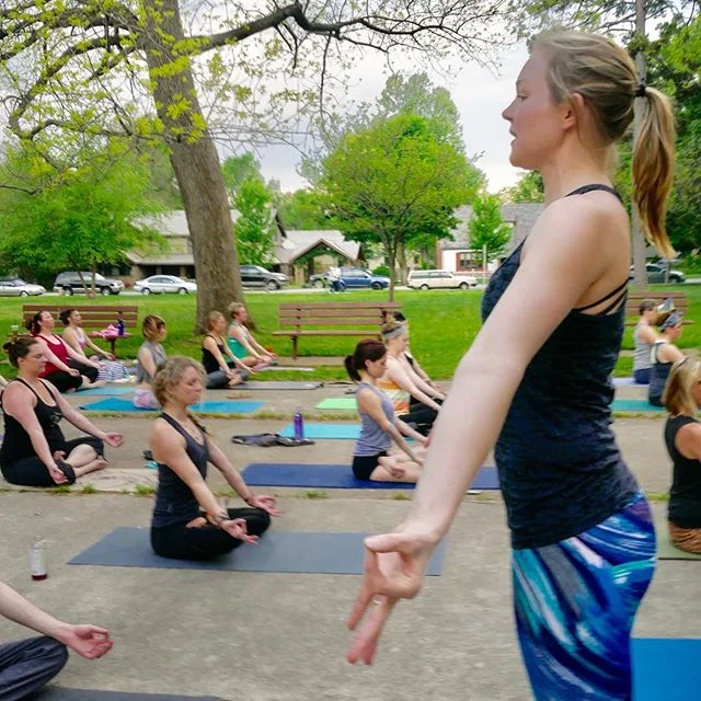 🌞 Summer, I&rsquo;m not letting you go yet! (Walmart can take their ✏️📚🖍 school supplies and...you know what, with them!) Still oodles of time for: @417yoga_in_the_park 🌳 
#supyoga 🏄&zwj;♀️ @trueyouyogafest 🧘&zwj;♀️🧘&zwj;♂️
#417yoga