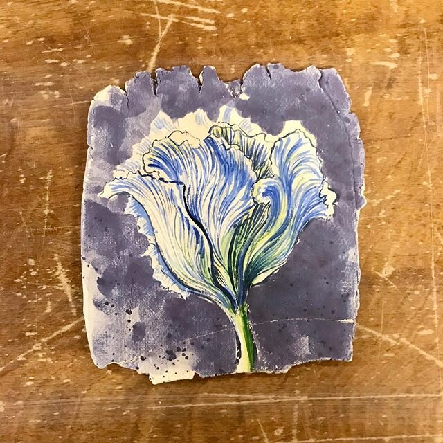 Fragments. .
.
. .
.
.
.
.
#makesomethingeveryday
#iambrent
#cremerging
#howiamaco 
#surfacedecoration
#potteryforall
#floralart 
#modernceramics
#contemporarycraft #contemporaryceramics
#ceramicsmonthly
#graphicclay #carvingclay
#pottersofinstagram 