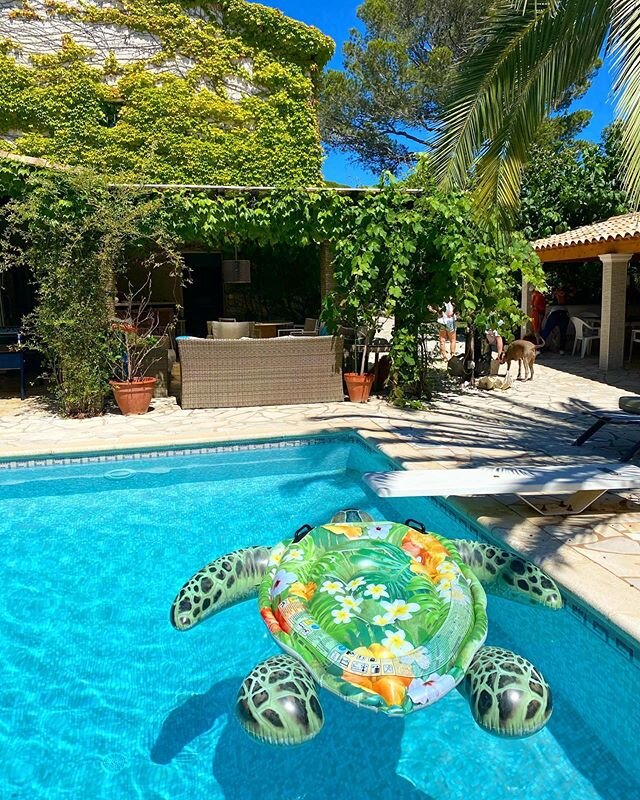 Summer in the South of France 😎 chez @madamestephie &amp; @aykoma