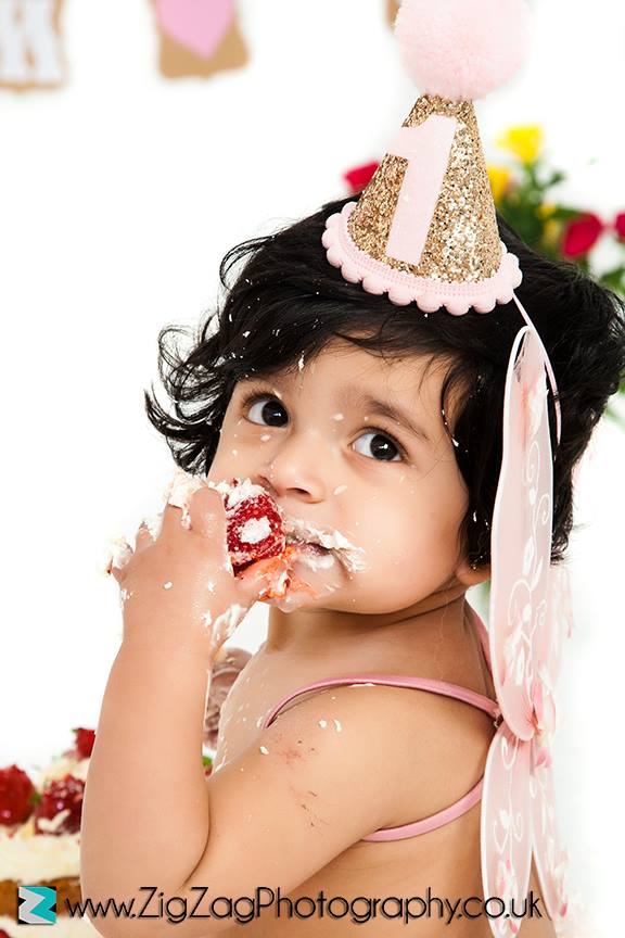 eicester-zigzag-zig-zag-photography-studio-cake-smash-birthday-baby-photo-celebration-shoot-clarendon-park-strawberry-girl-fairy.jpg