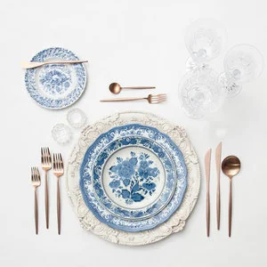 Casa de Perrin always has the most beautiful flat lays thanks to their ultra feminine plates. 