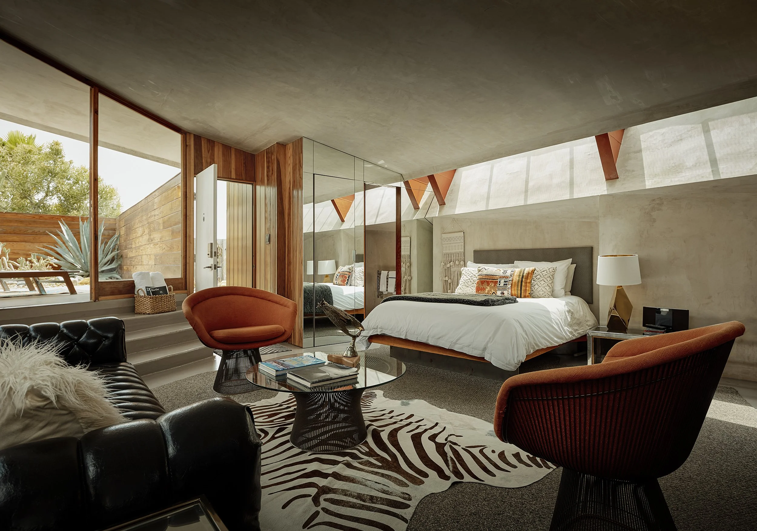 Hotel Lautner, Desert Hot Springs