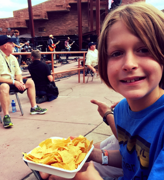 yep thats got extra cheese! oh and hey drew holcomb and the neighbors!
