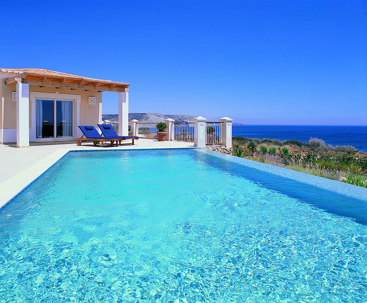 RdL282 V83 Pool+Sea.jpg