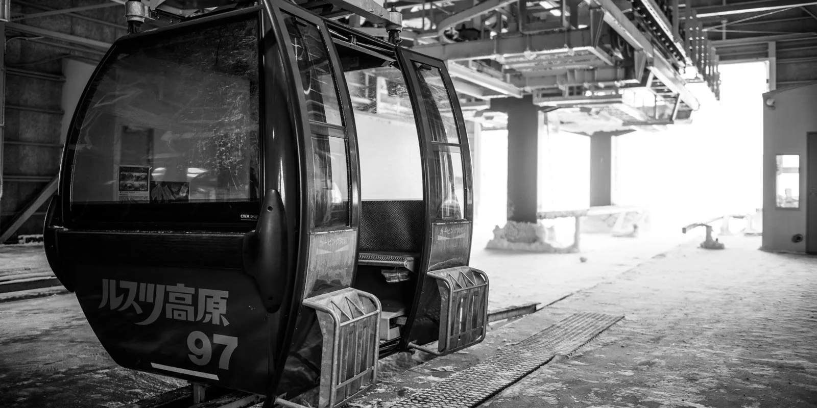 Skiing-Japan-Gondola-Background.jpg