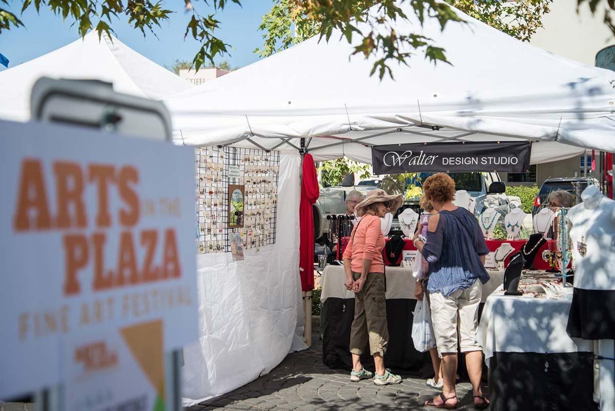 saaca-arts-in-the-plaza-web.jpg