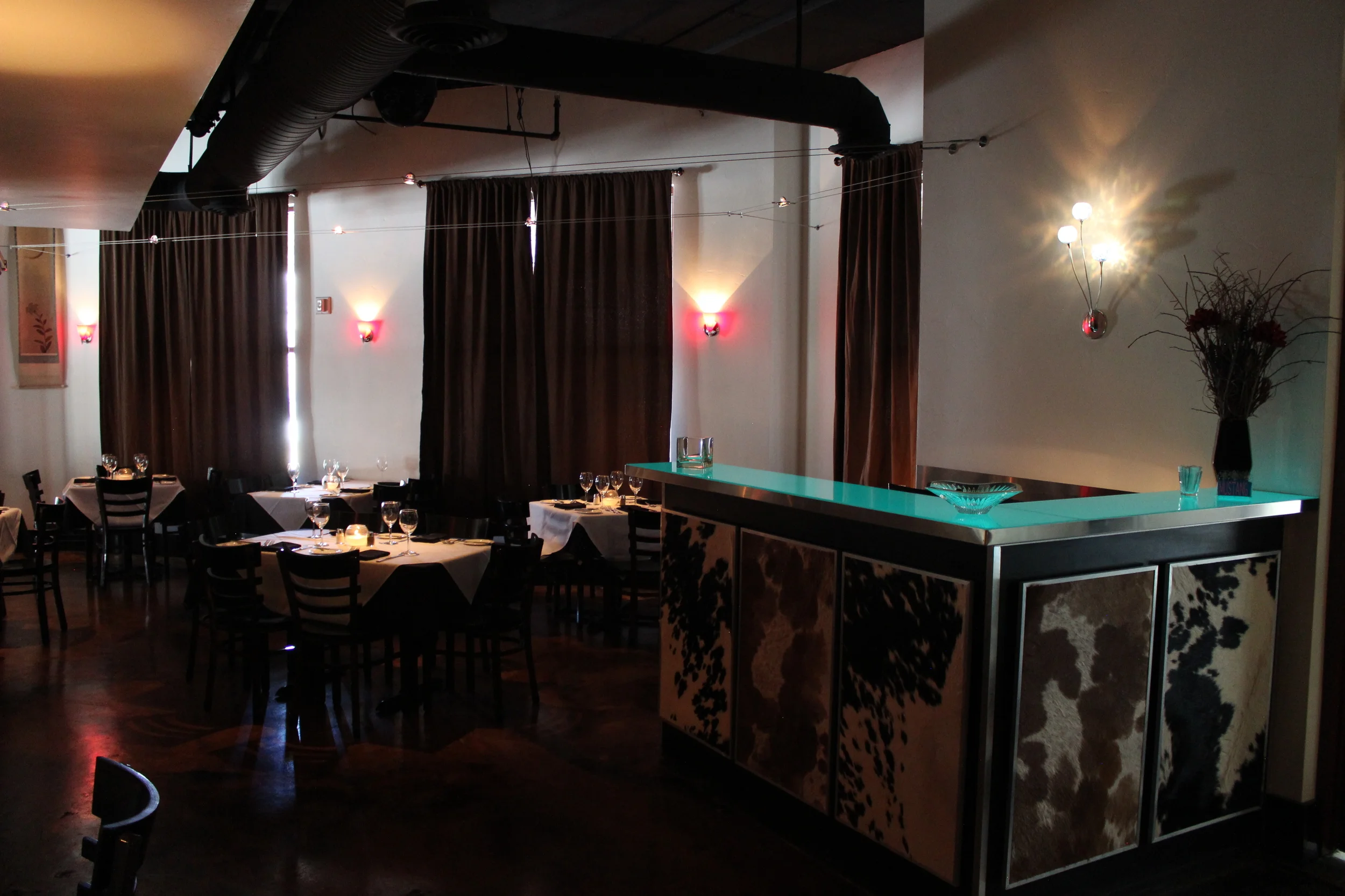 Click to take a tour of the Mustang