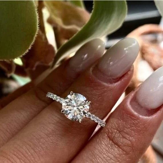 You can't go wrong with this classic style! 

What does your dream ring look like?

Let's create it together!

📧DM me to discuss your design today!