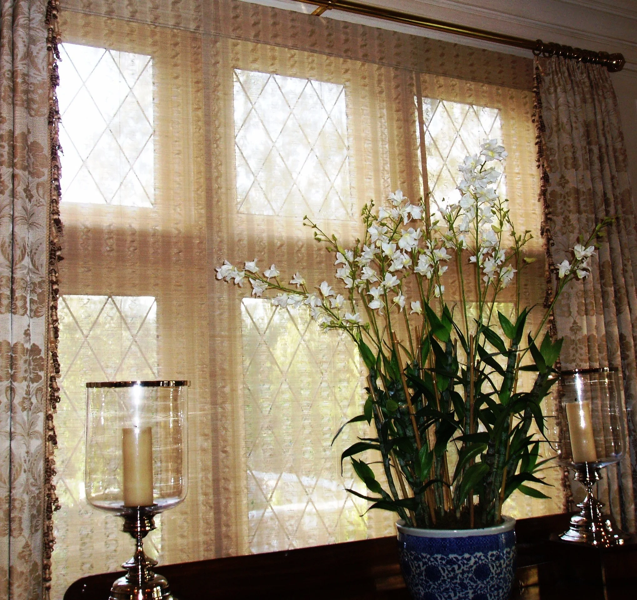 very classy subtle design woven shades