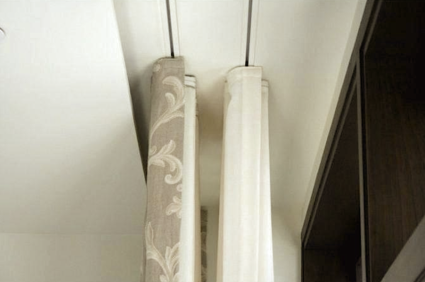 Recessed architrac, ripplefold curtains