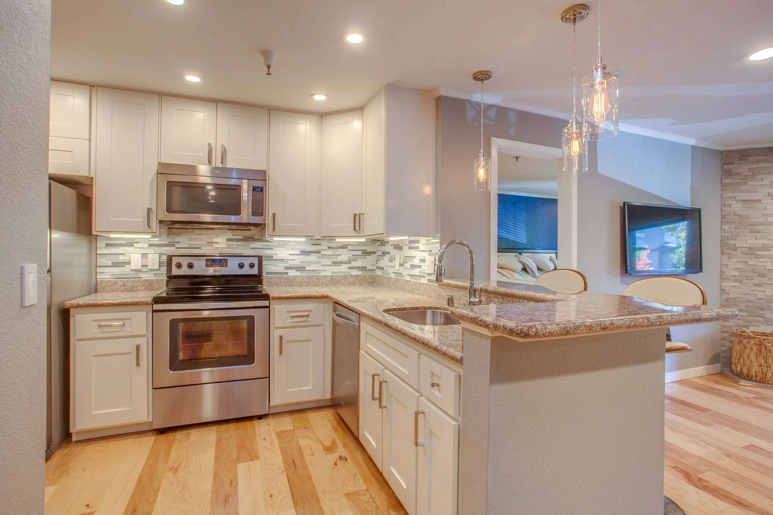 2 BED · 2 BATH · 1138 SQFT