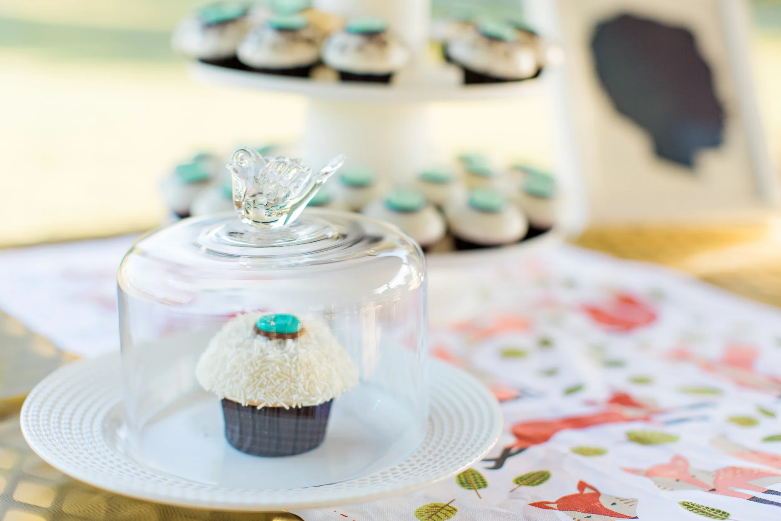 Cupcakes by Crave . Photo by R&J Studios .