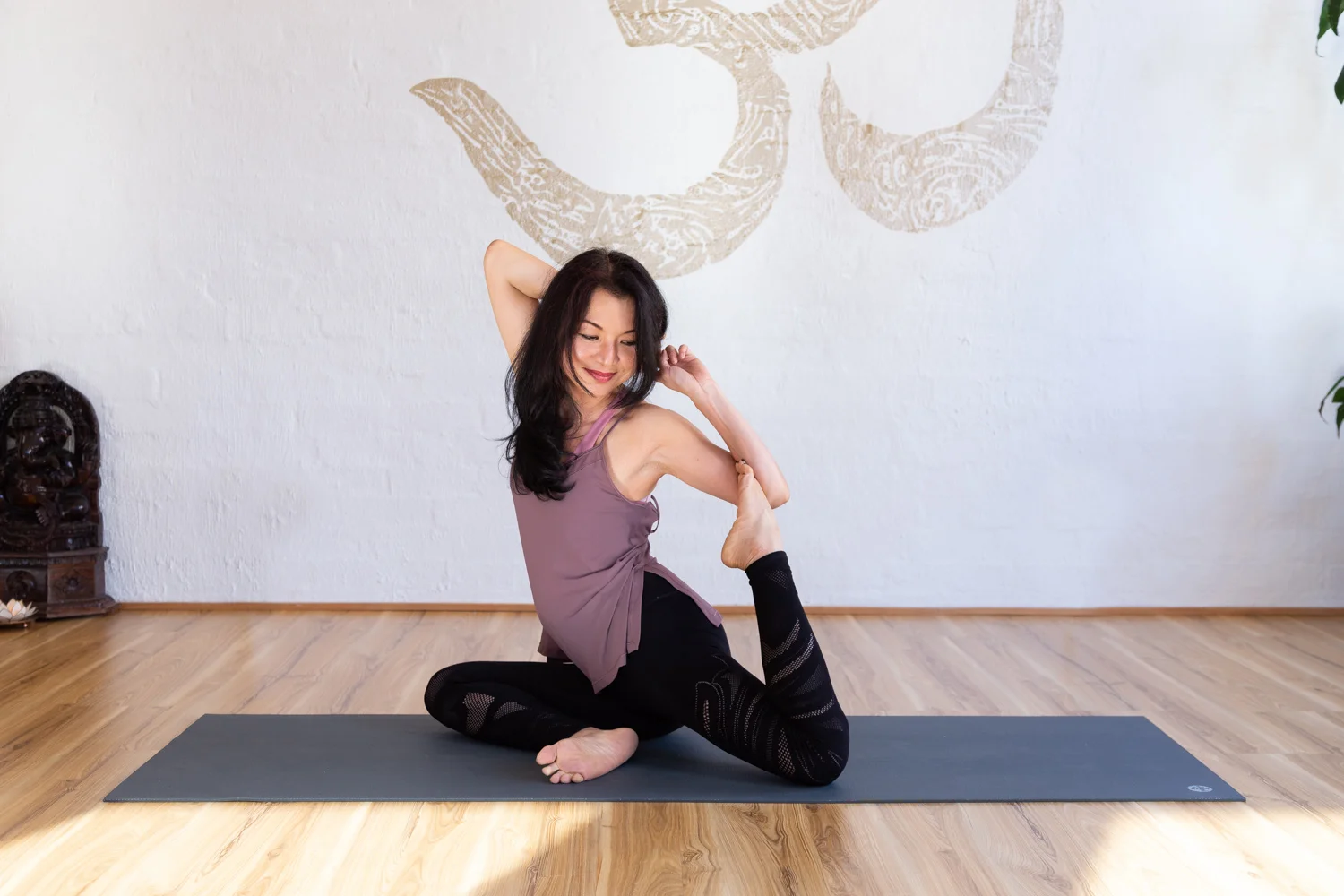 Debby Cope_Jessica Dewar Yoga 2.jpg