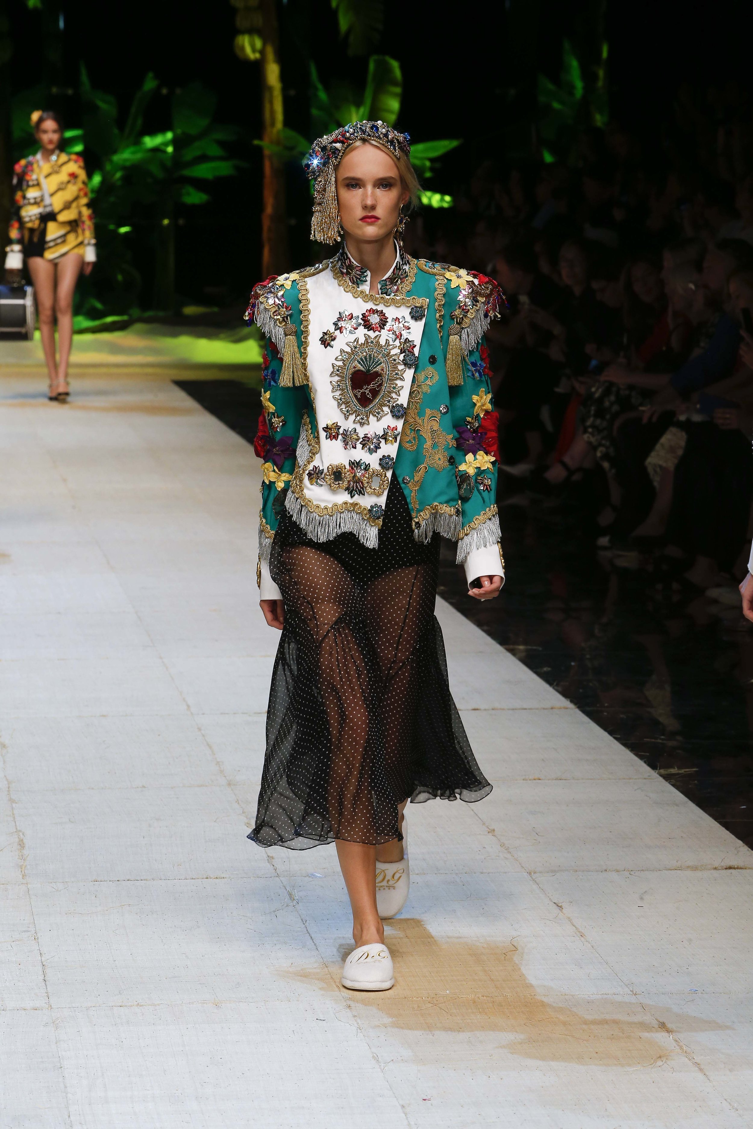 Dolce&Gabbana_women's_fashion_show_SS17 (2).jpg