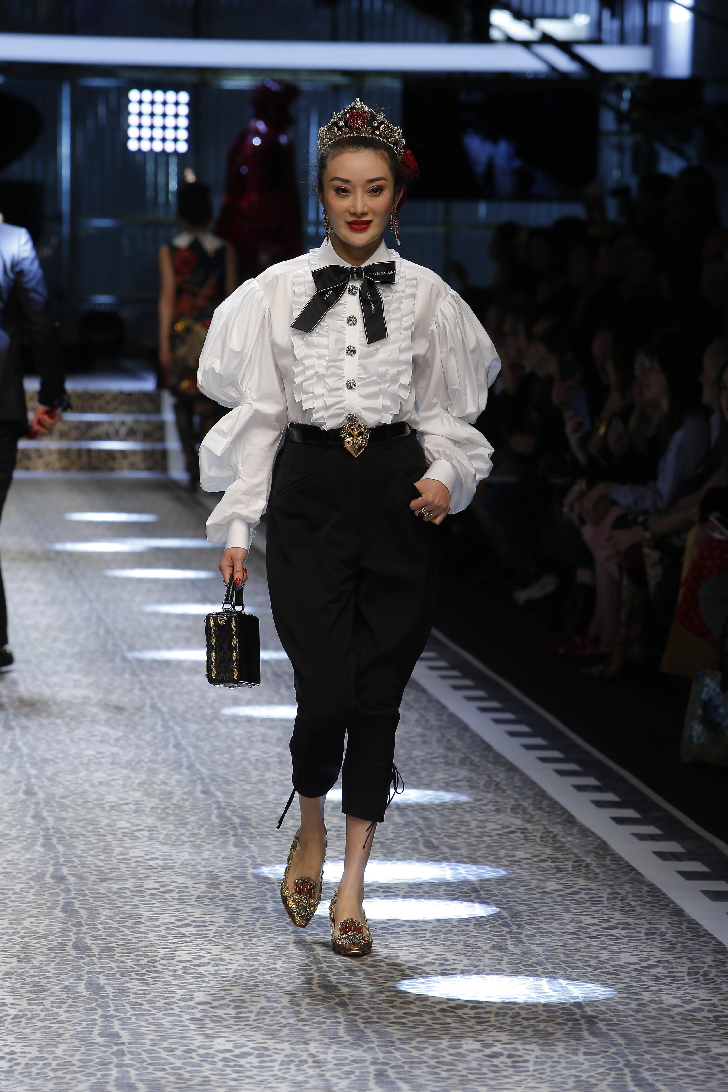 Dolce&Gabbana_women's fashion show fw17-18_Runway_images (89).jpg