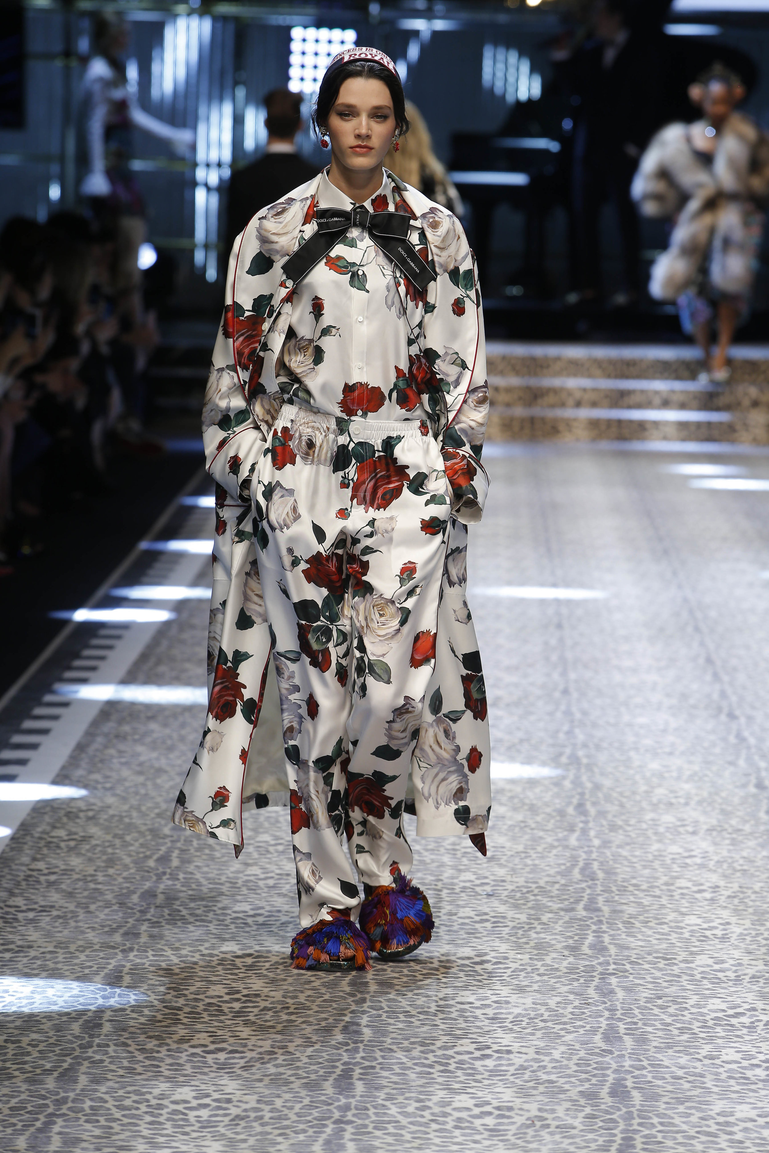 Dolce&Gabbana_women's fashion show fw17-18_Runway_images (19).jpg