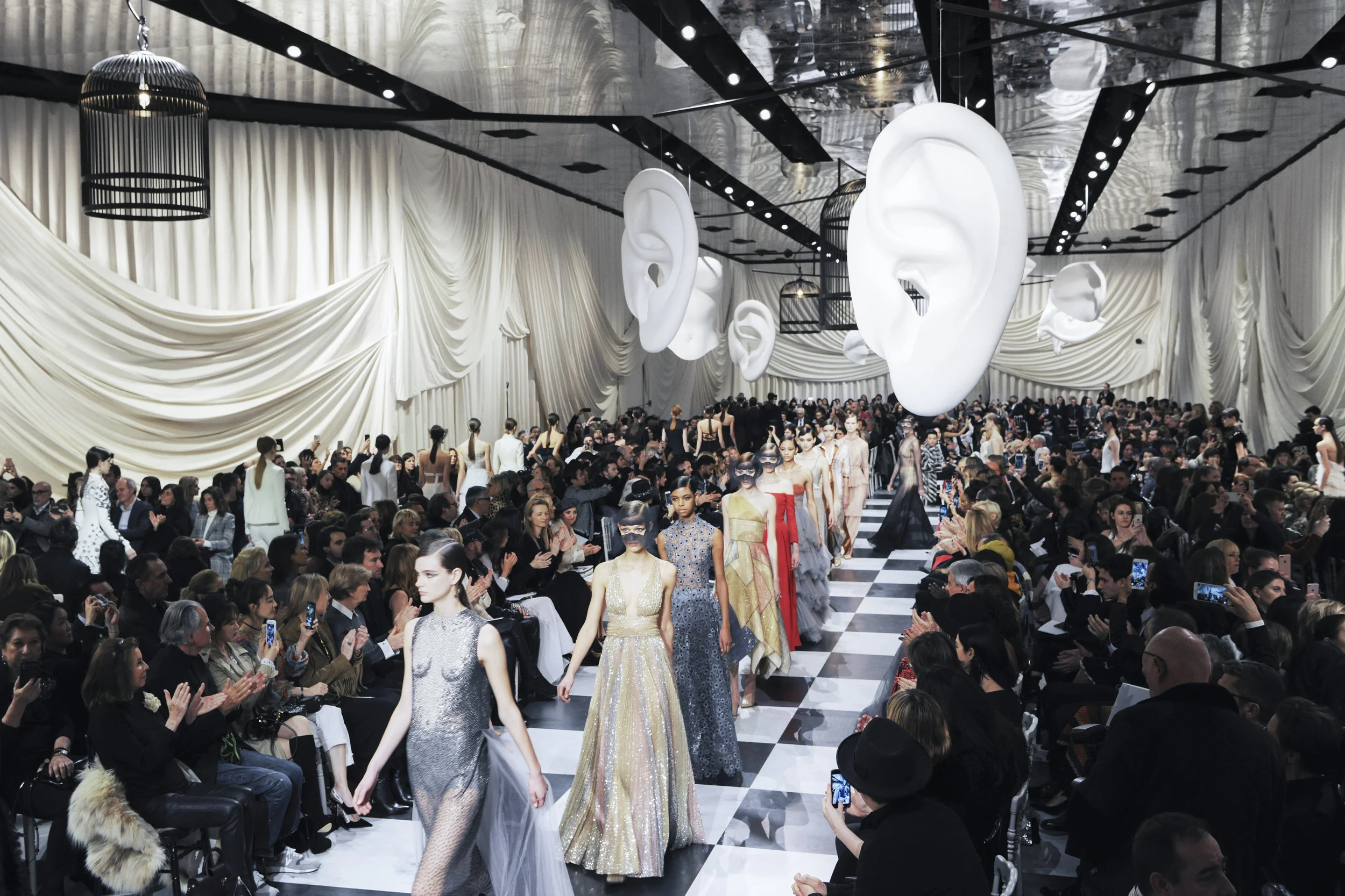 DIOR_HAUTE COUTURE_SPRING-SUMMER 2018_FINALE_©Adrien Dirand.jpg