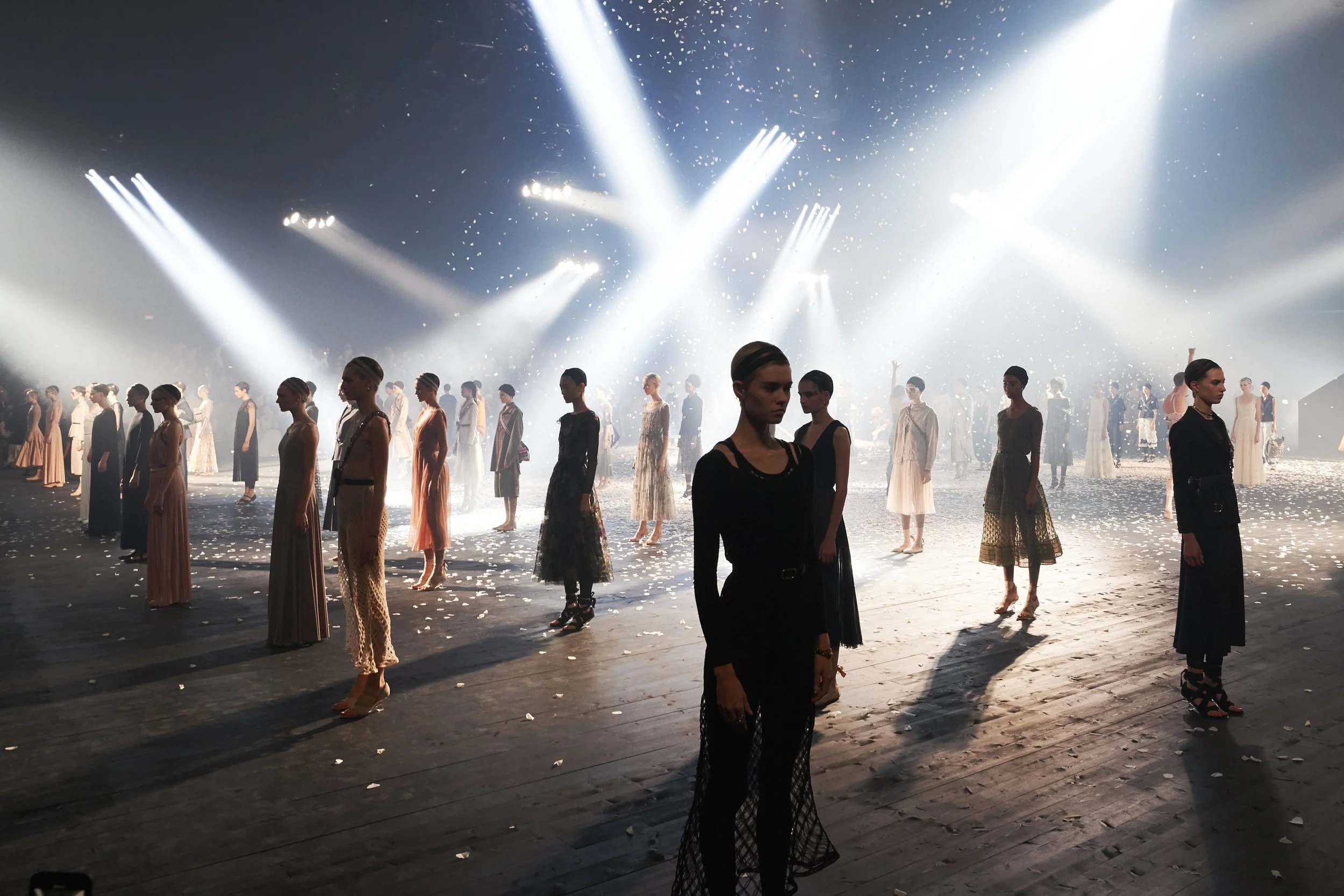 DIOR_RTW_SS19_Finale_©Adrien Dirand.jpg