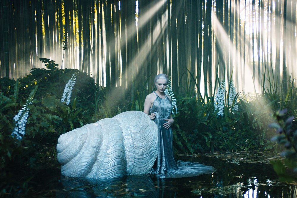 f2381b73e400e8e86885eb5a1ff92012f1-dior-lede.2x.rhorizontal.w700.jpg