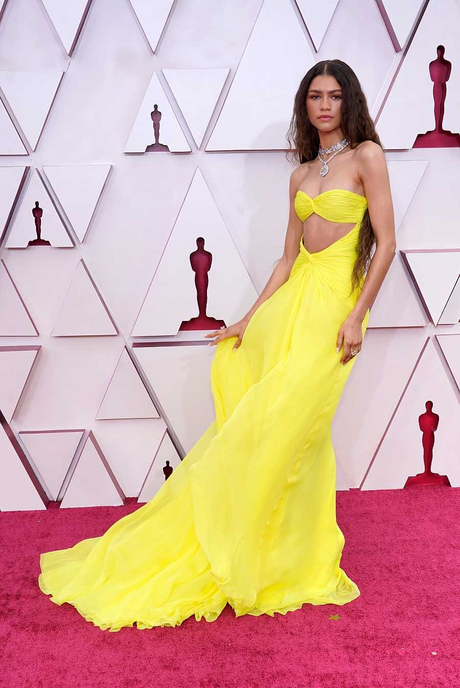 zendayavalentino.jpg
