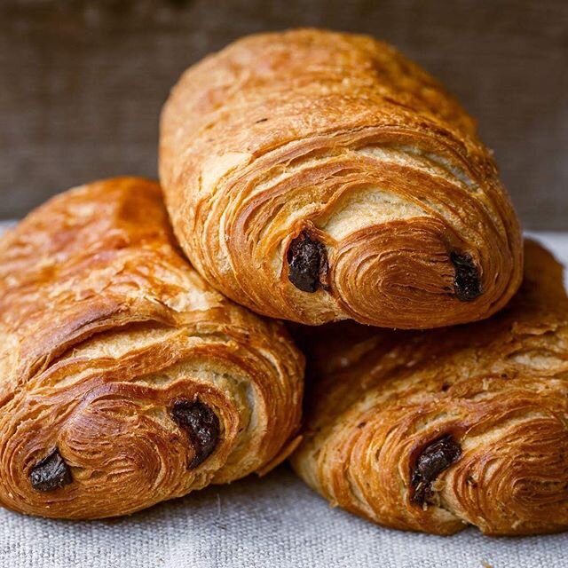 Pain au chocolat 🍫Made with our very own 55% AURO chocolates and Elle and Vire butter. Freshly baked in small batches in our state-of-the-art commissary.

www.gruppodolci.com/delivery