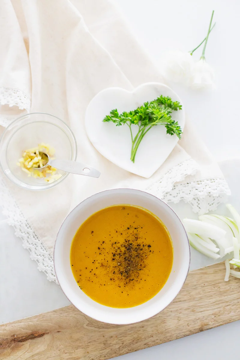 CreamyVeganCarrotGingerSoup4.jpg