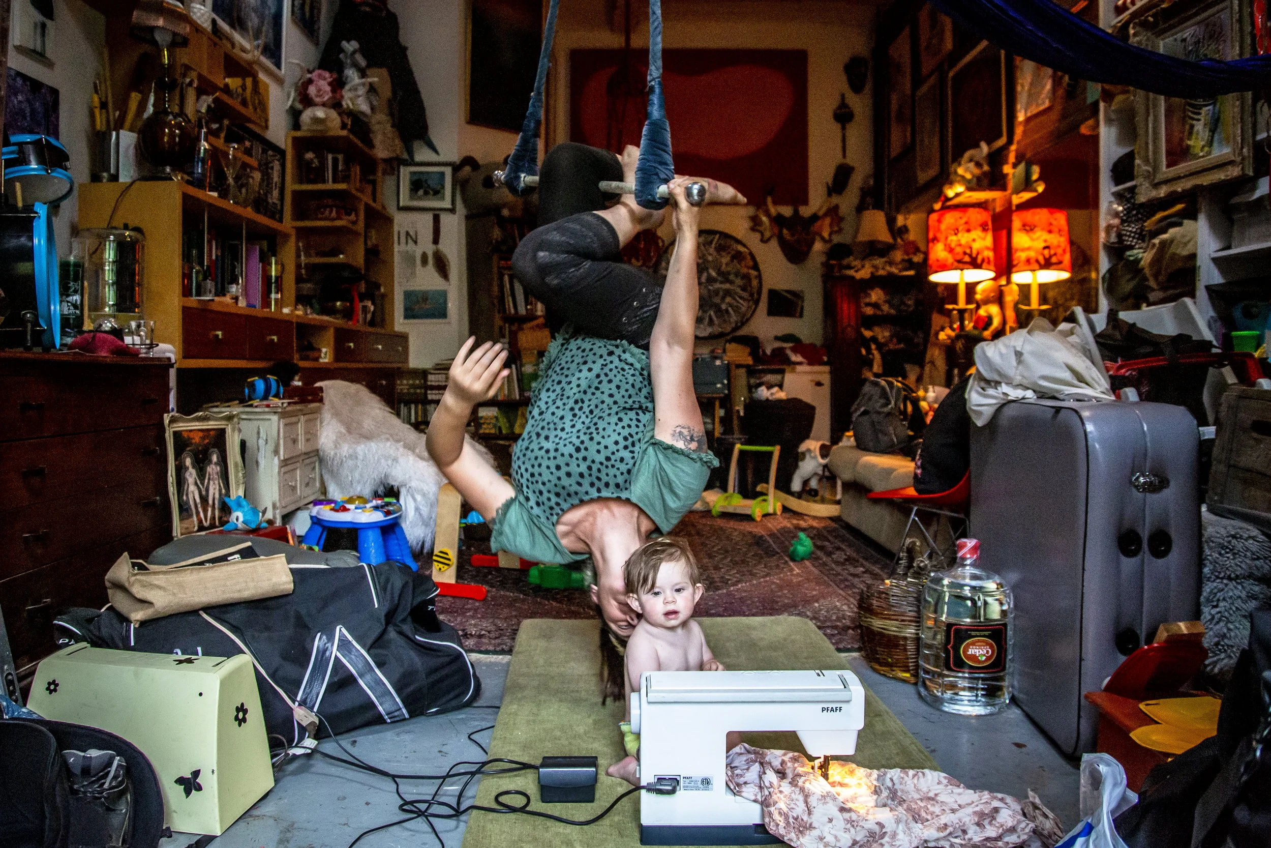 Anna Sapershteyn is a multidisciplinary artist who focuses on performance and aerial arts. From stilt walking to trapeze, to silks, to puppetry ~ On top of these she works with different forms of visual art, clothing design and poetry writing, she i