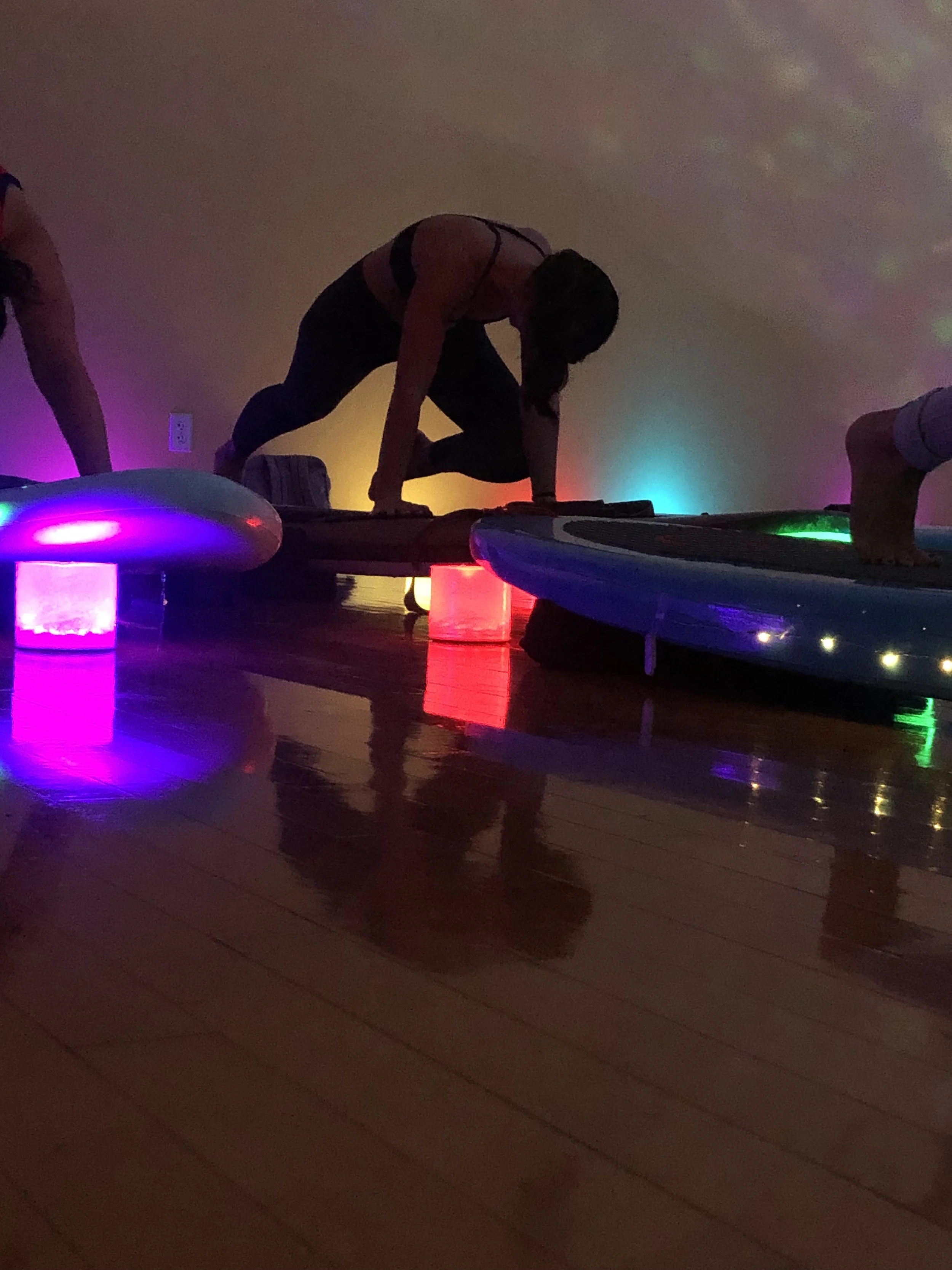 Stand Up Paddle GLOW Yoga