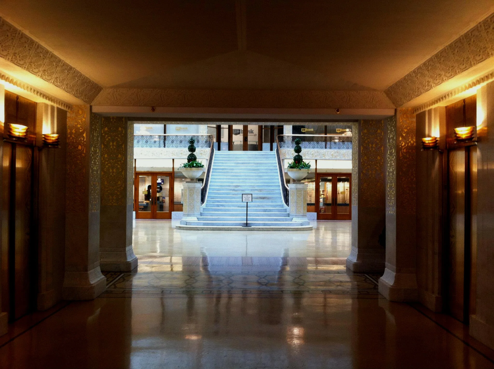 Public Tours — Inside Chicago Walking Tours Interior Architecture Tours of Chicago