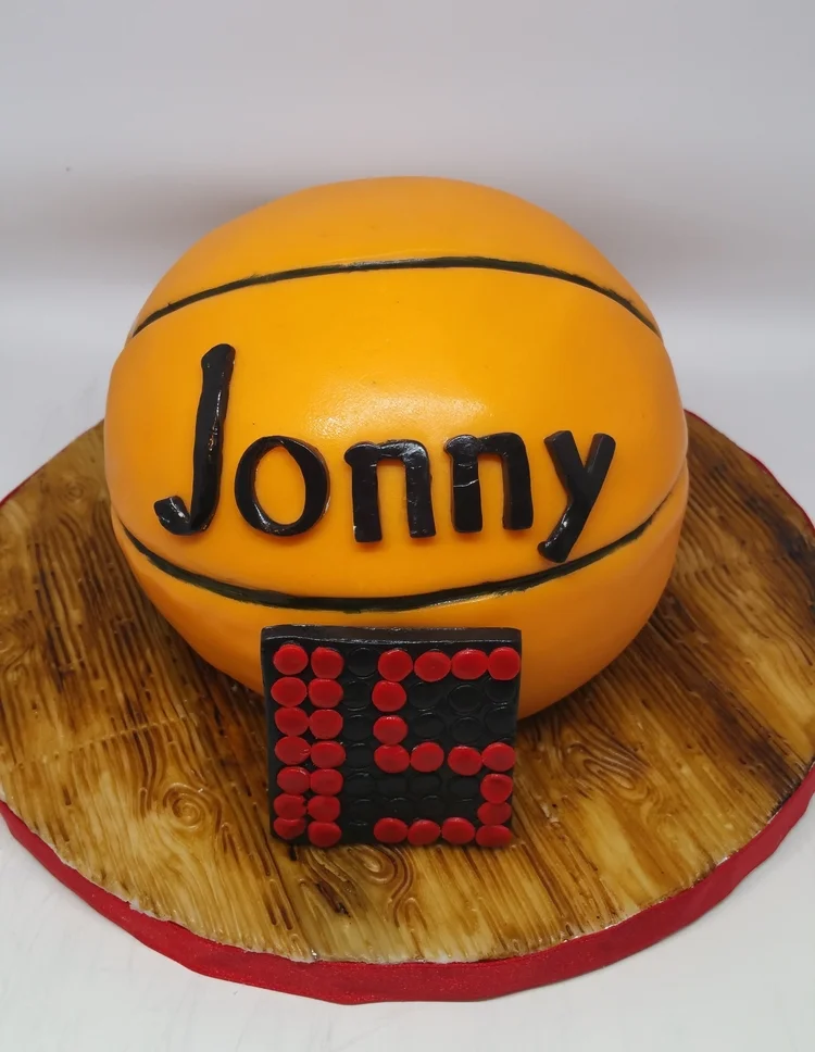 Basketball cake.jpg