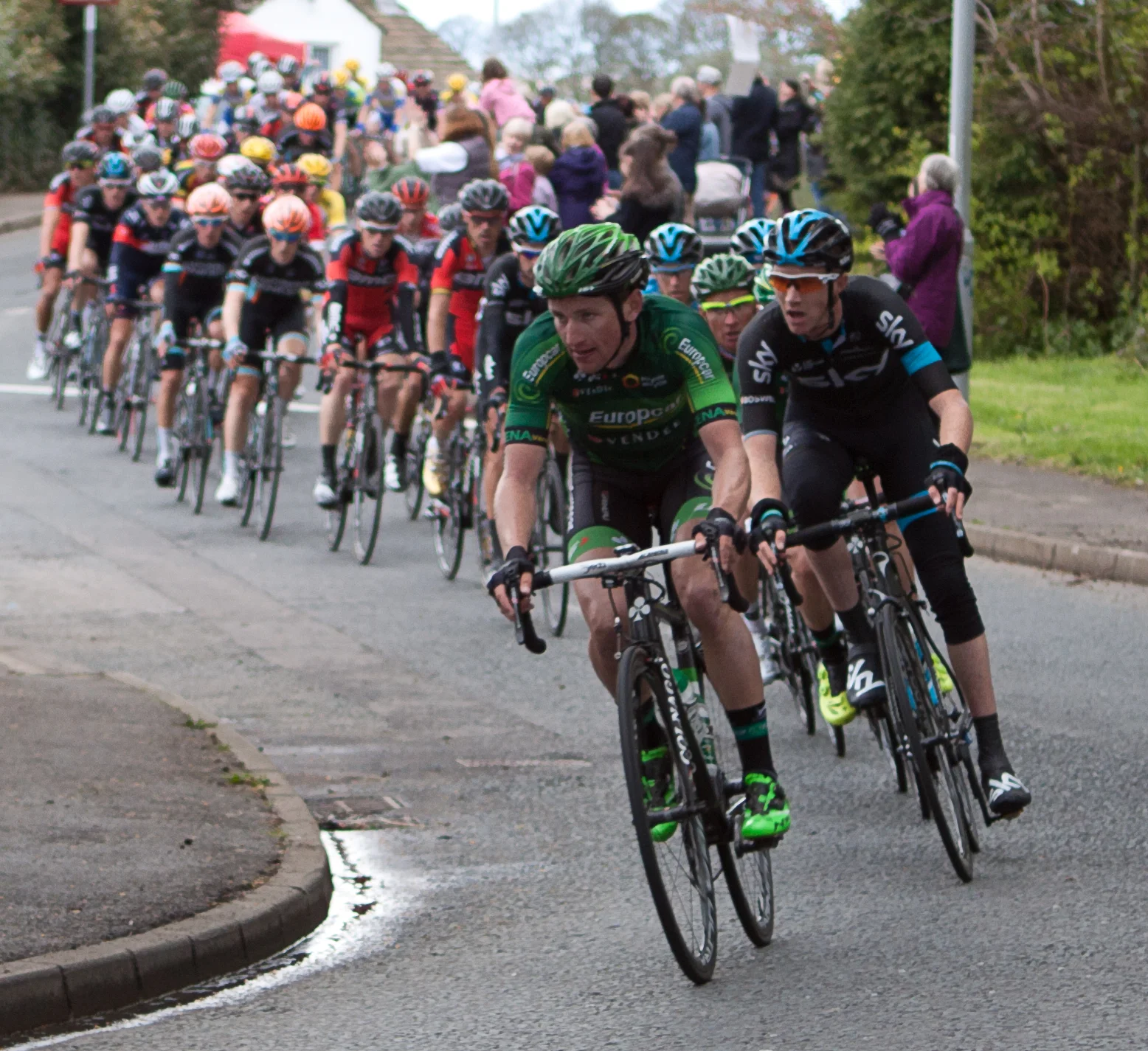 Really enjoyed the Le Tour Yorkshire experience today. Great atmosphere and even sunshine as it rolled passed Oakworth and Goose Eye. If anyone has photos, medals, race numbers or even cycling jerseys you'd like framing, you know where to bring it!
