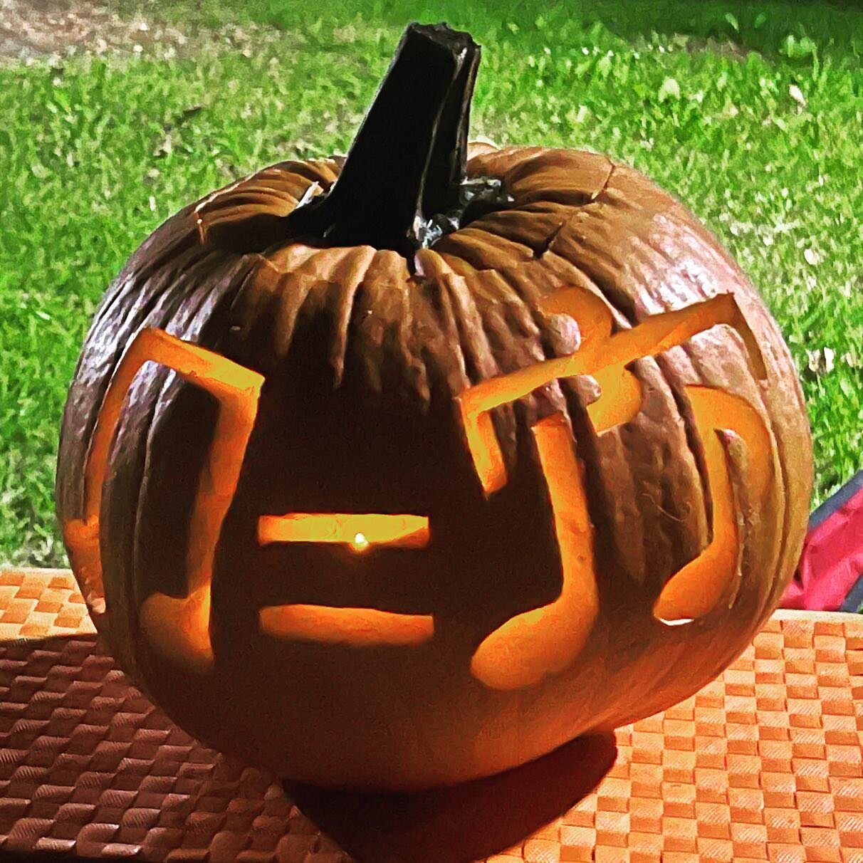 Love this jack-o-lantern made by a band kid around the corner. #swingingpumpkins