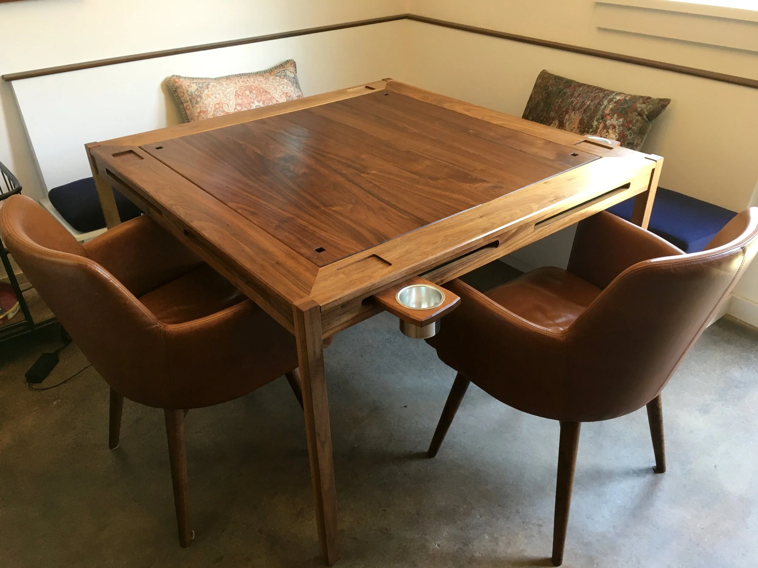 ARiotte - Gaming Table 1.jpg