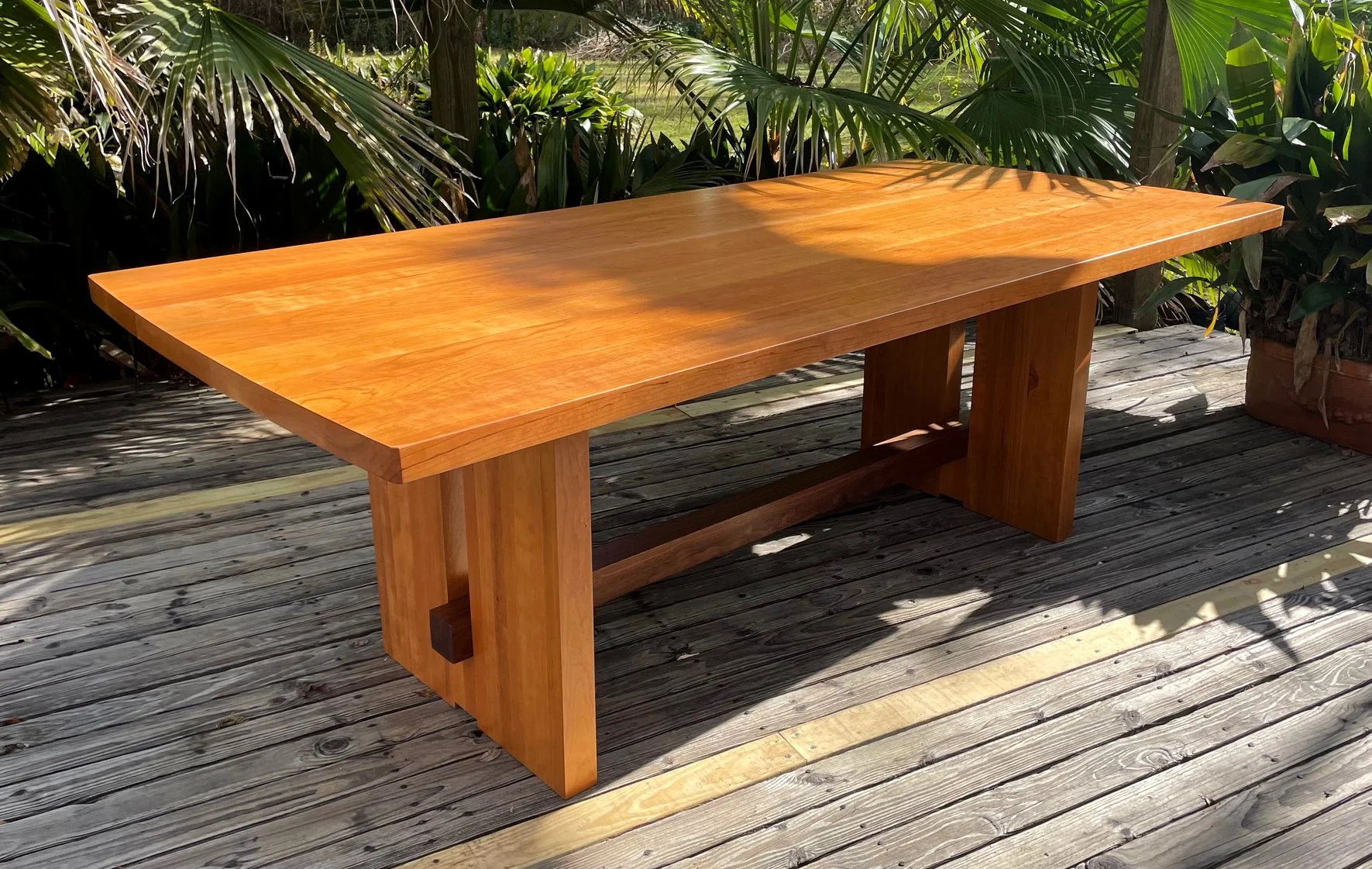ARiotte - Dining Table 2.jpg