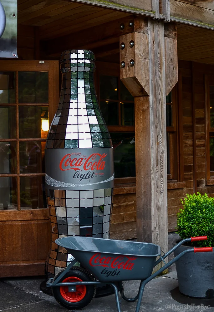 Grande bouteille etincellante de Coca-Cola Light