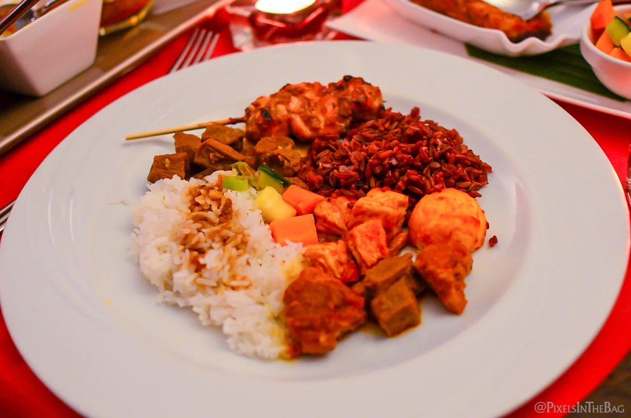 Plat principal chez Garuda - le riz, omniprésent en Asie.