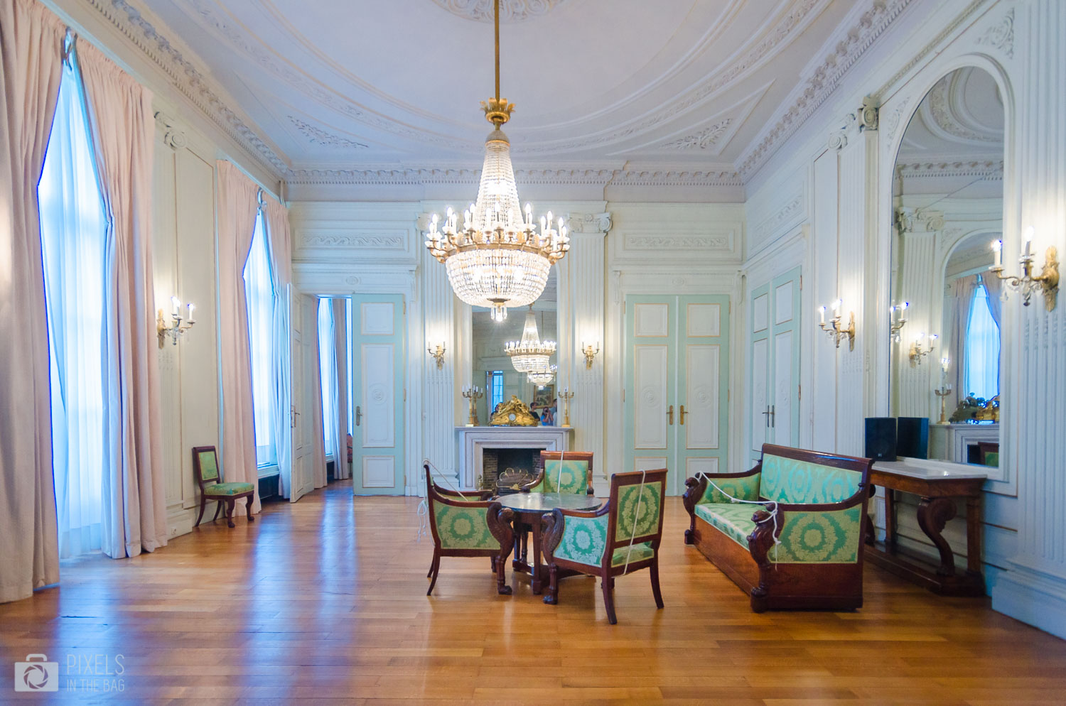 Salon des ambassadeurs et ses vertigineux volumes.