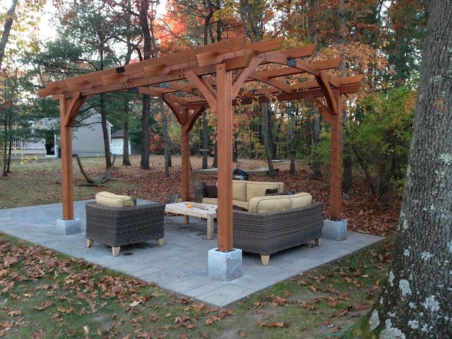 Peragola on Granite Posts(640x480).jpg