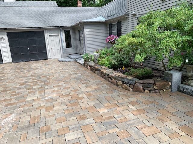 Riviera Beach Driveway and Walkway Contractor